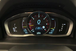 valkoinen Volvo V70 2014 kuva 15.
