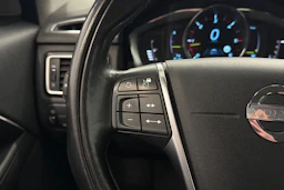valkoinen Volvo V70 2014 kuva 17.