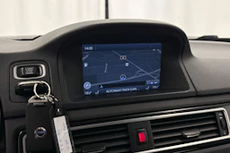 valkoinen Volvo V70 2014 kuva 19.