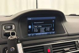 valkoinen Volvo V70 2014 kuva 20.