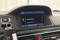 valkoinen Volvo V70 2014 kuva 21.