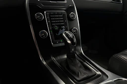 valkoinen Volvo V70 2014 kuva 23.