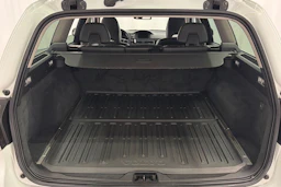 valkoinen Volvo V70 2014 kuva 24.