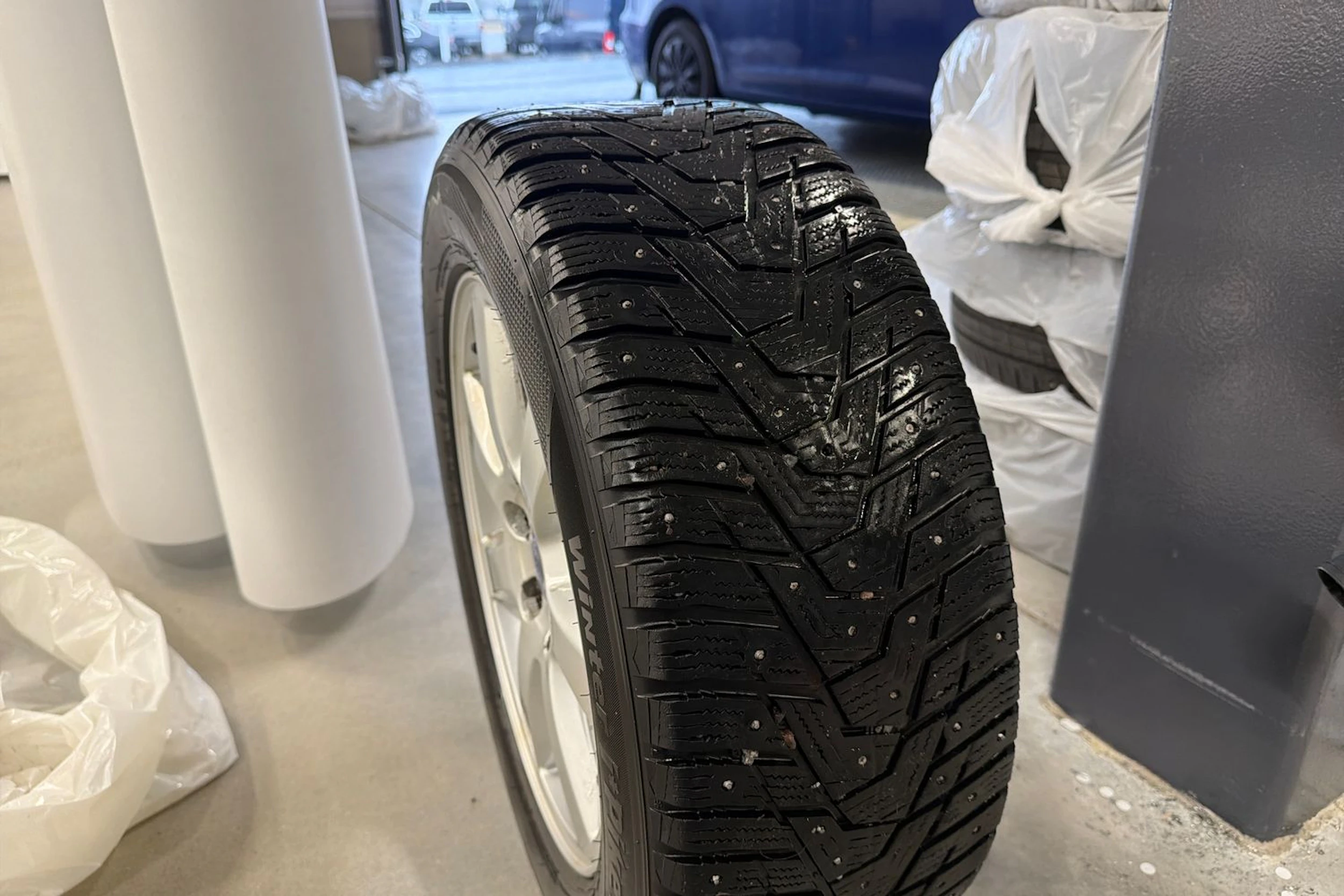 valkoinen Volvo V70 2014 kuva 28.