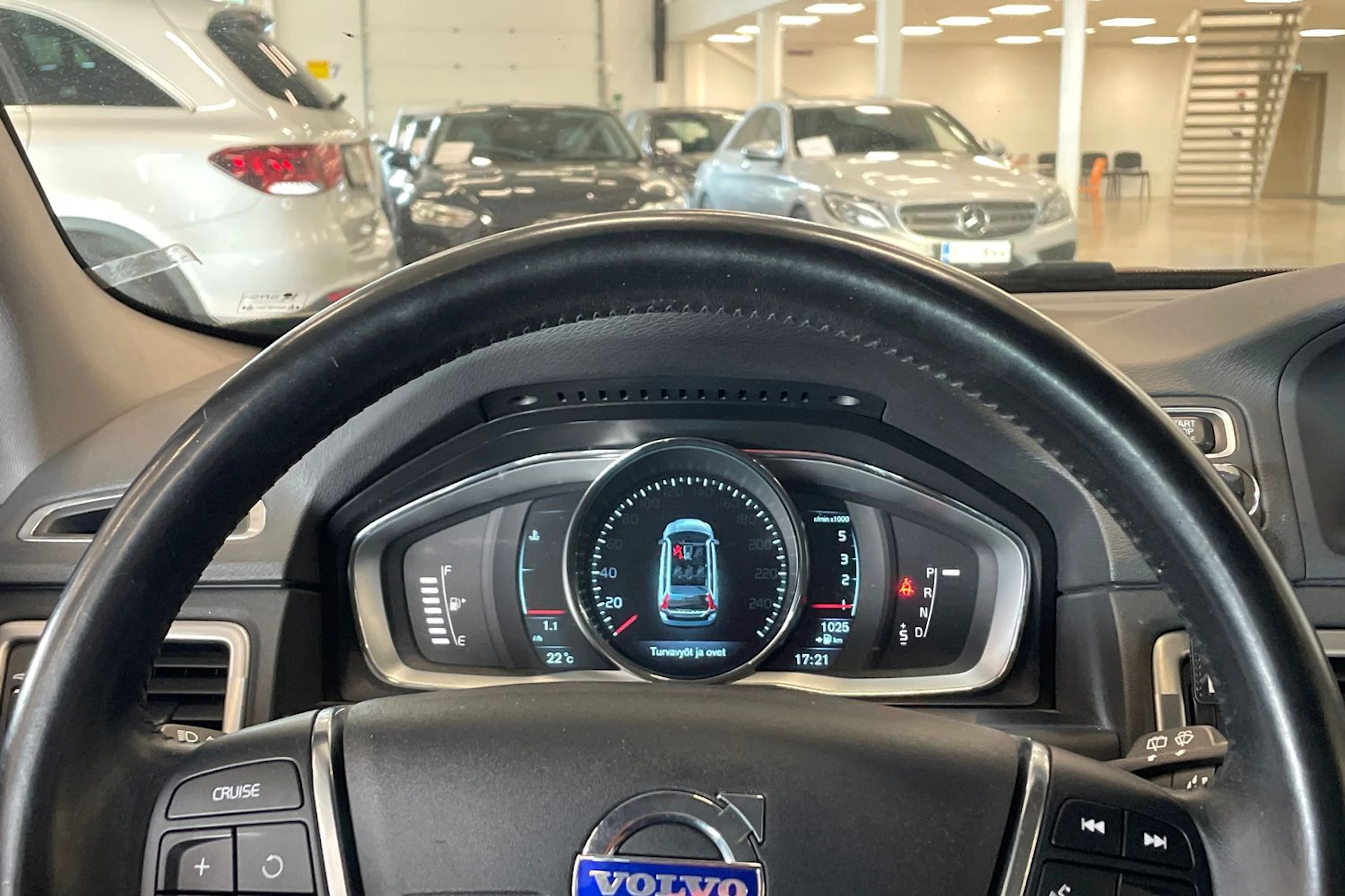 Ruskea (beige) Volvo V70 2014 kuva 12.