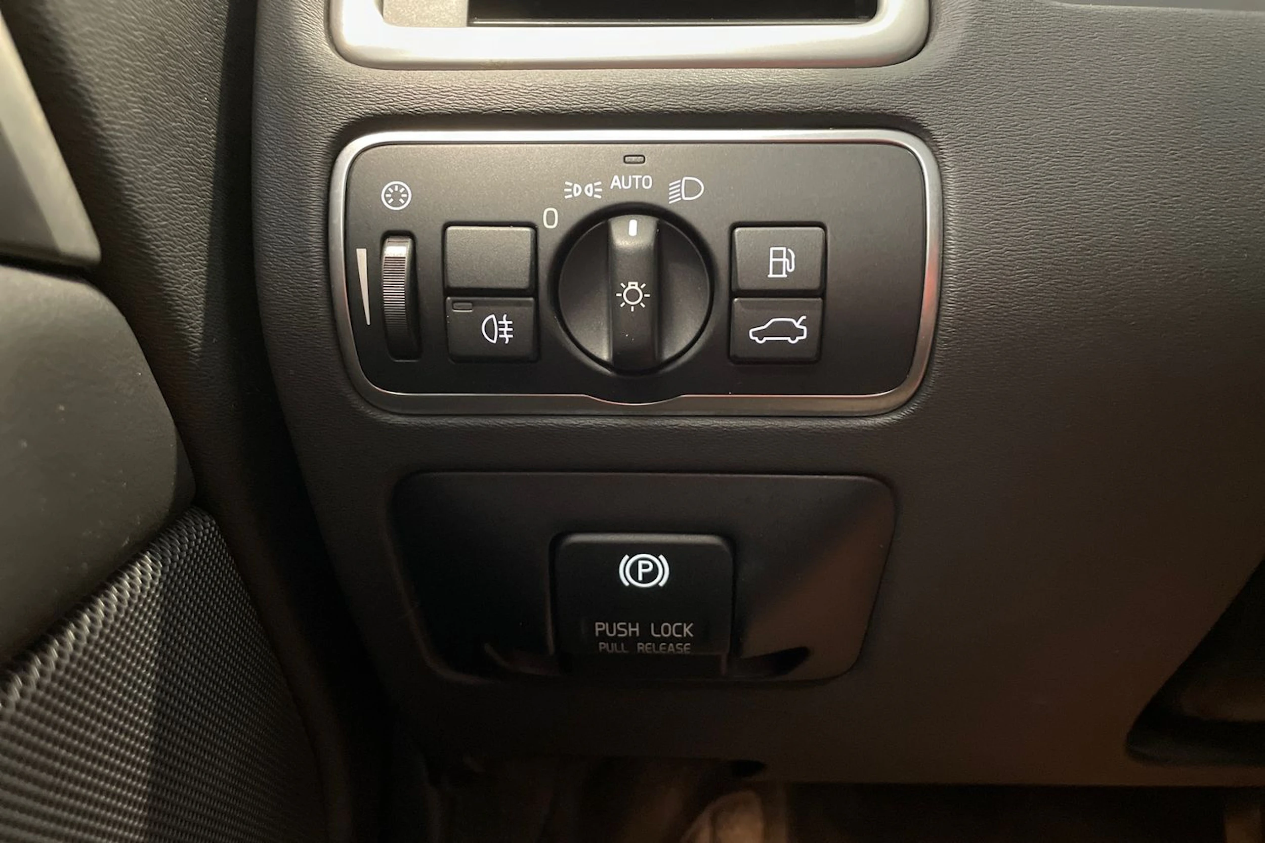 Ruskea (beige) Volvo V70 2014 kuva 15.