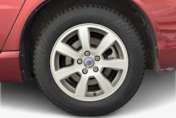 punainen Volvo V70 2014 kuva 11.