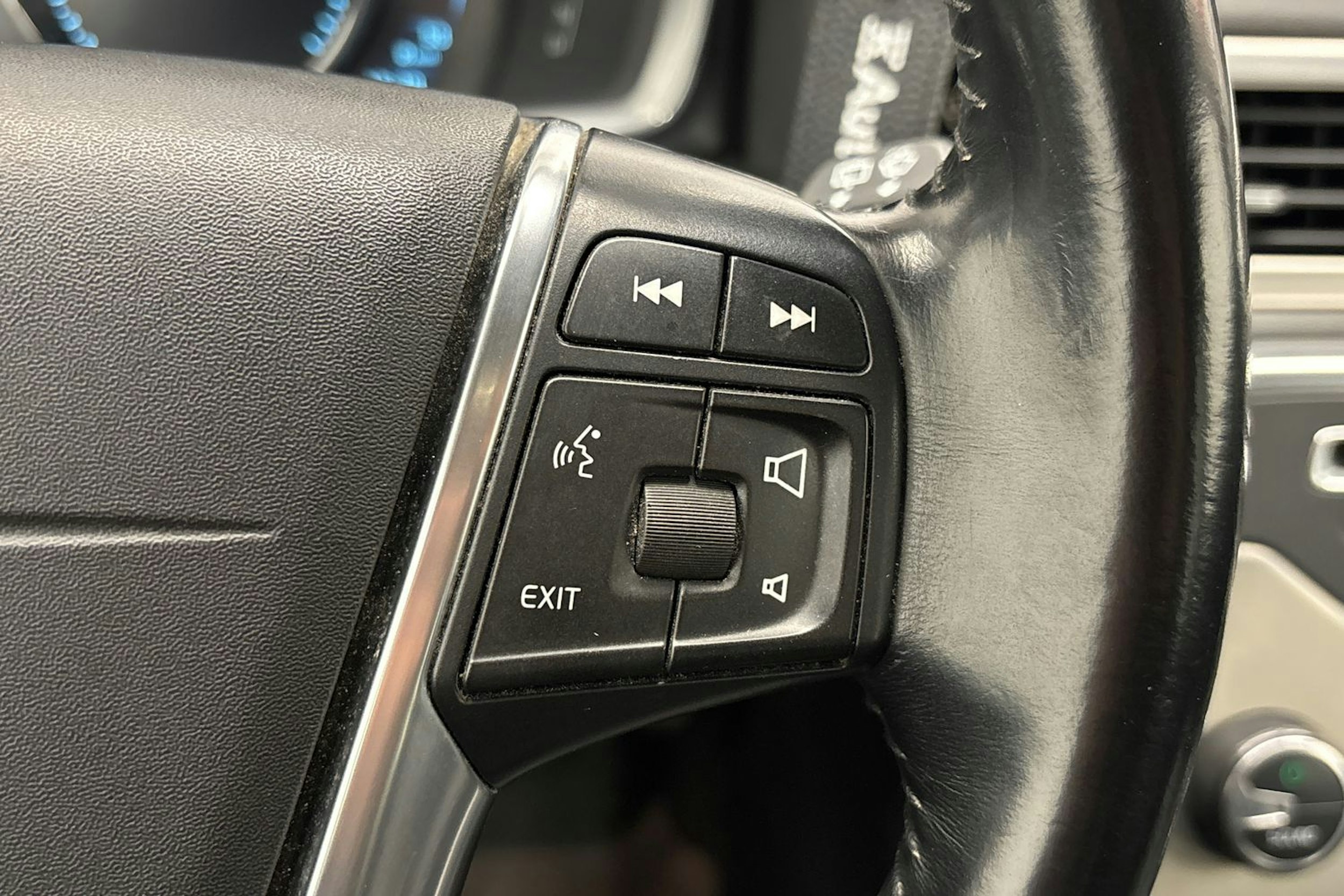 punainen Volvo V70 2014 kuva 17.