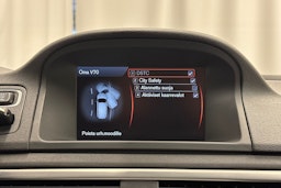 punainen Volvo V70 2014 kuva 19.