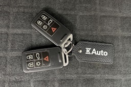 punainen Volvo V70 2014 kuva 24.