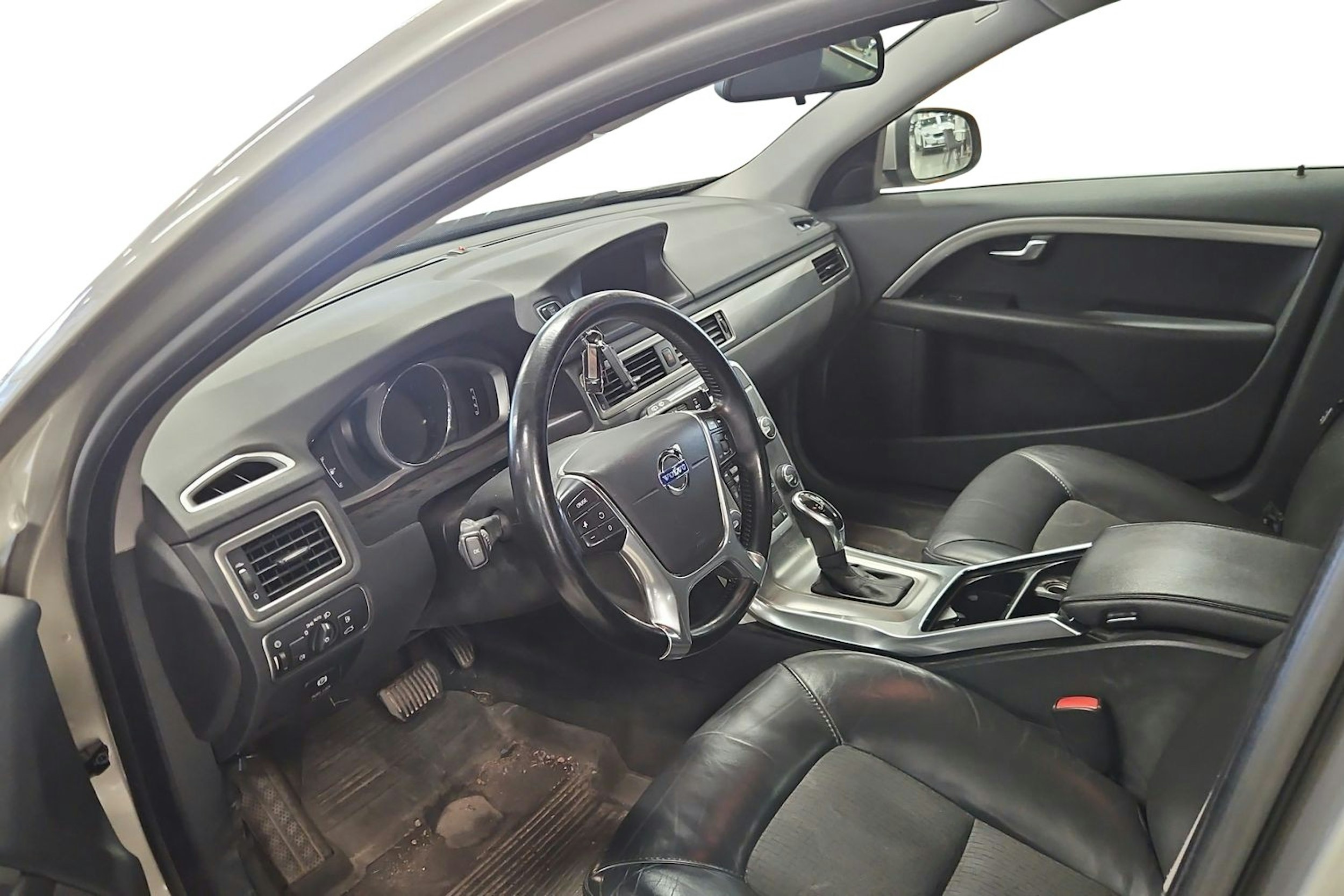 Ruskea (beige) Volvo V70 2014 kuva 3.