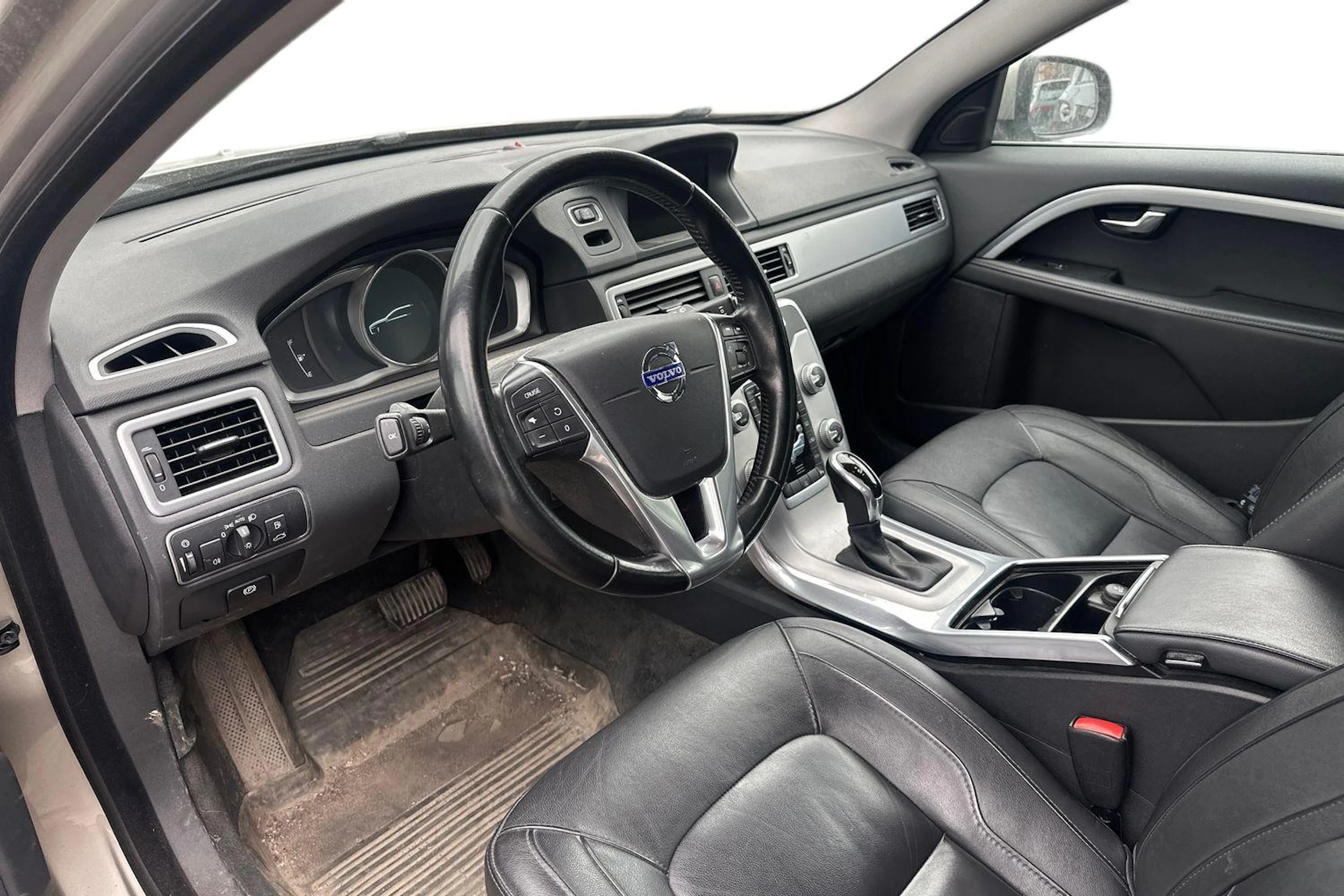 Ruskea (beige) Volvo V70 2015 kuva 3.