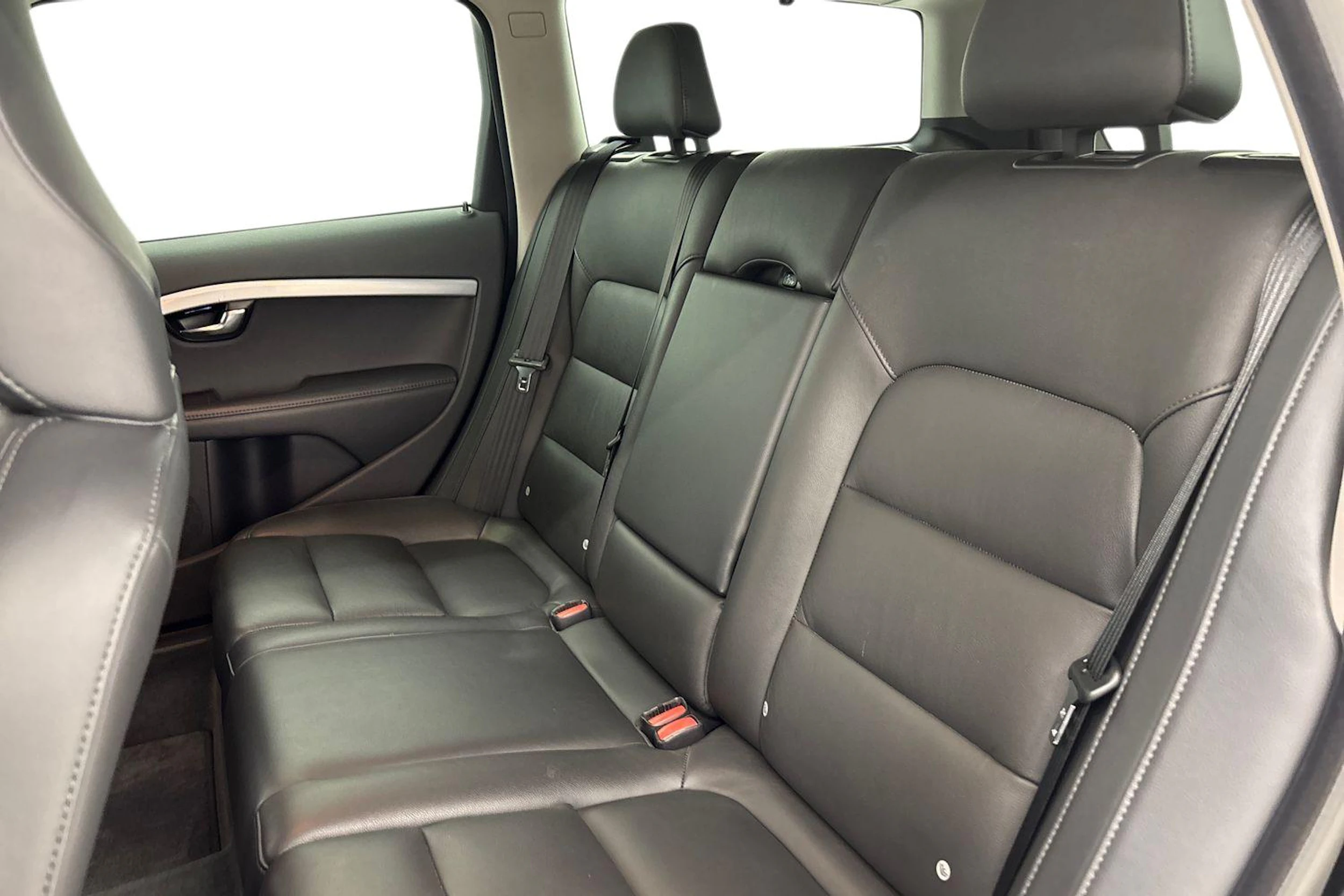 musta Volvo V70 2015 kuva 8.