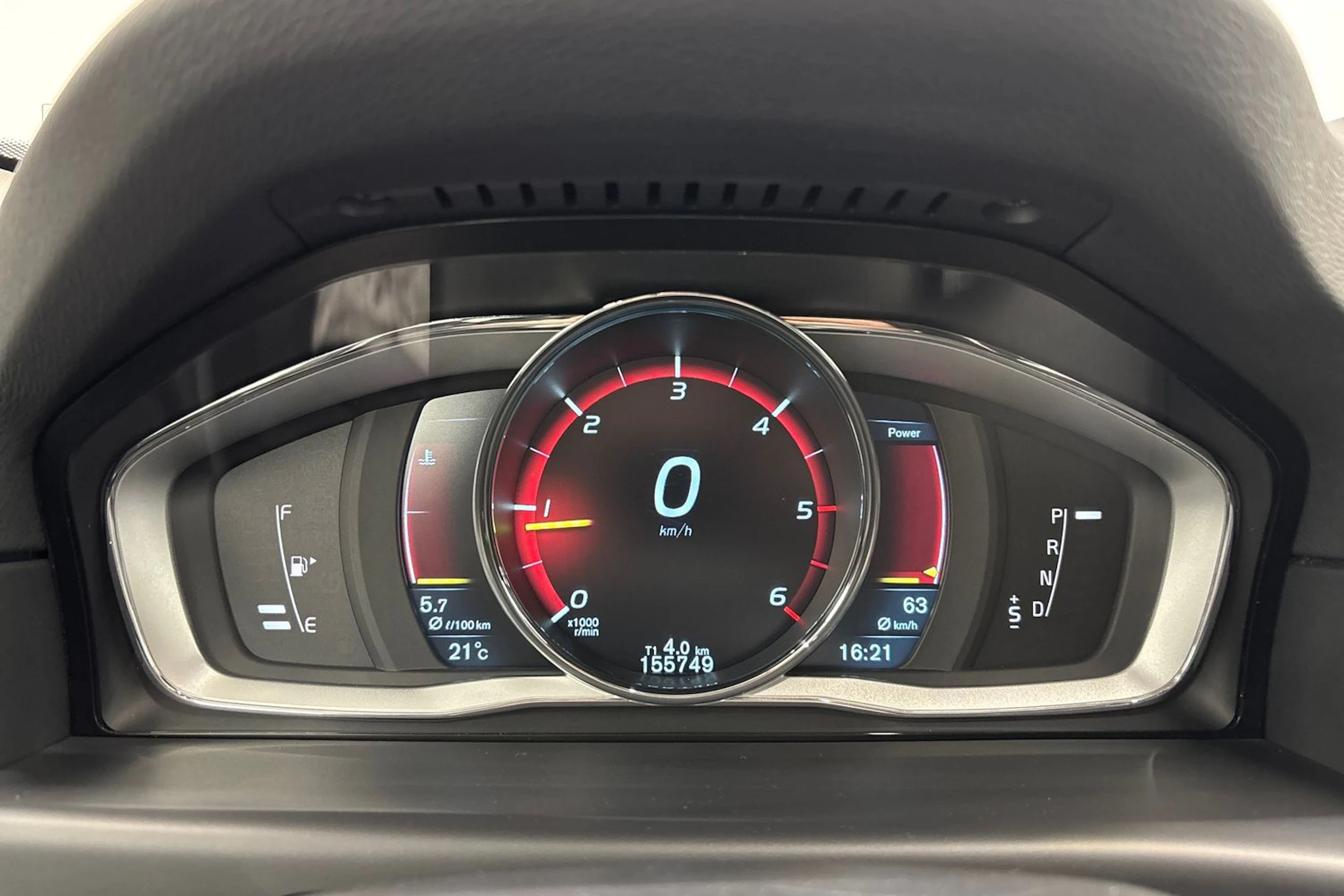 musta Volvo V70 2015 kuva 14.