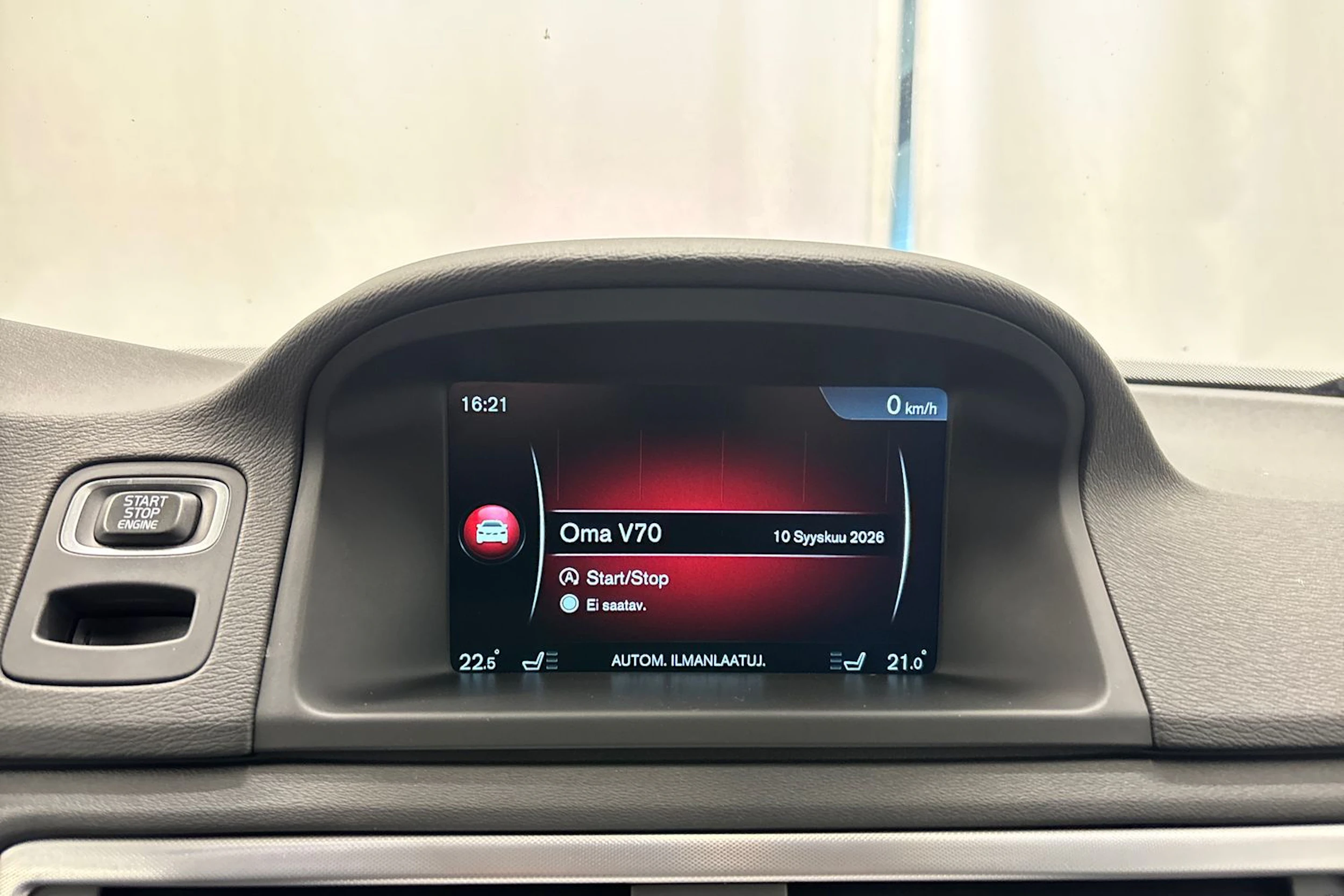 musta Volvo V70 2015 kuva 16.