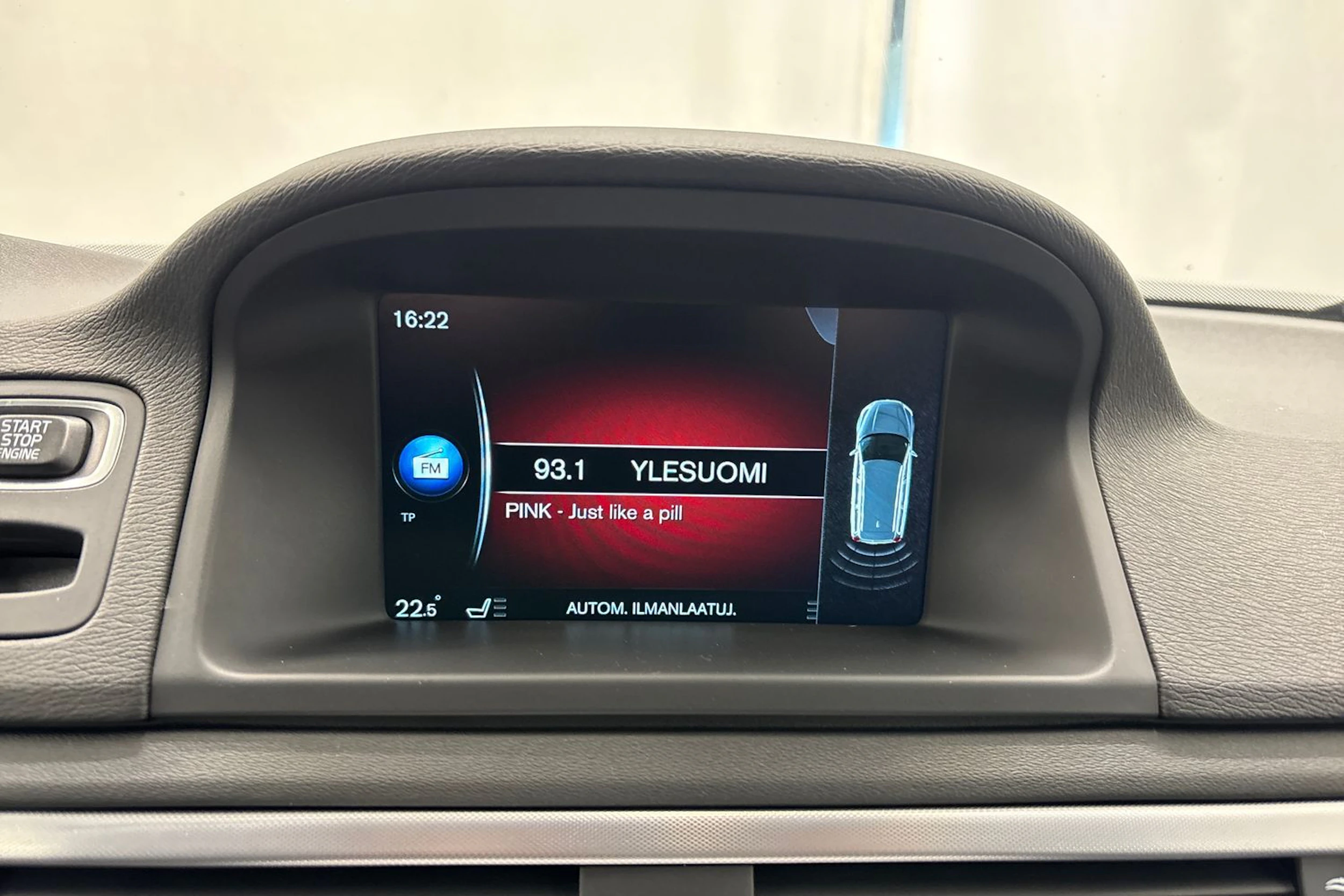 musta Volvo V70 2015 kuva 21.