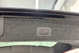 musta Volvo V70 2015 kuva 23.