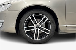 ruskea (beige) Volvo V70 2015 kuva 11.