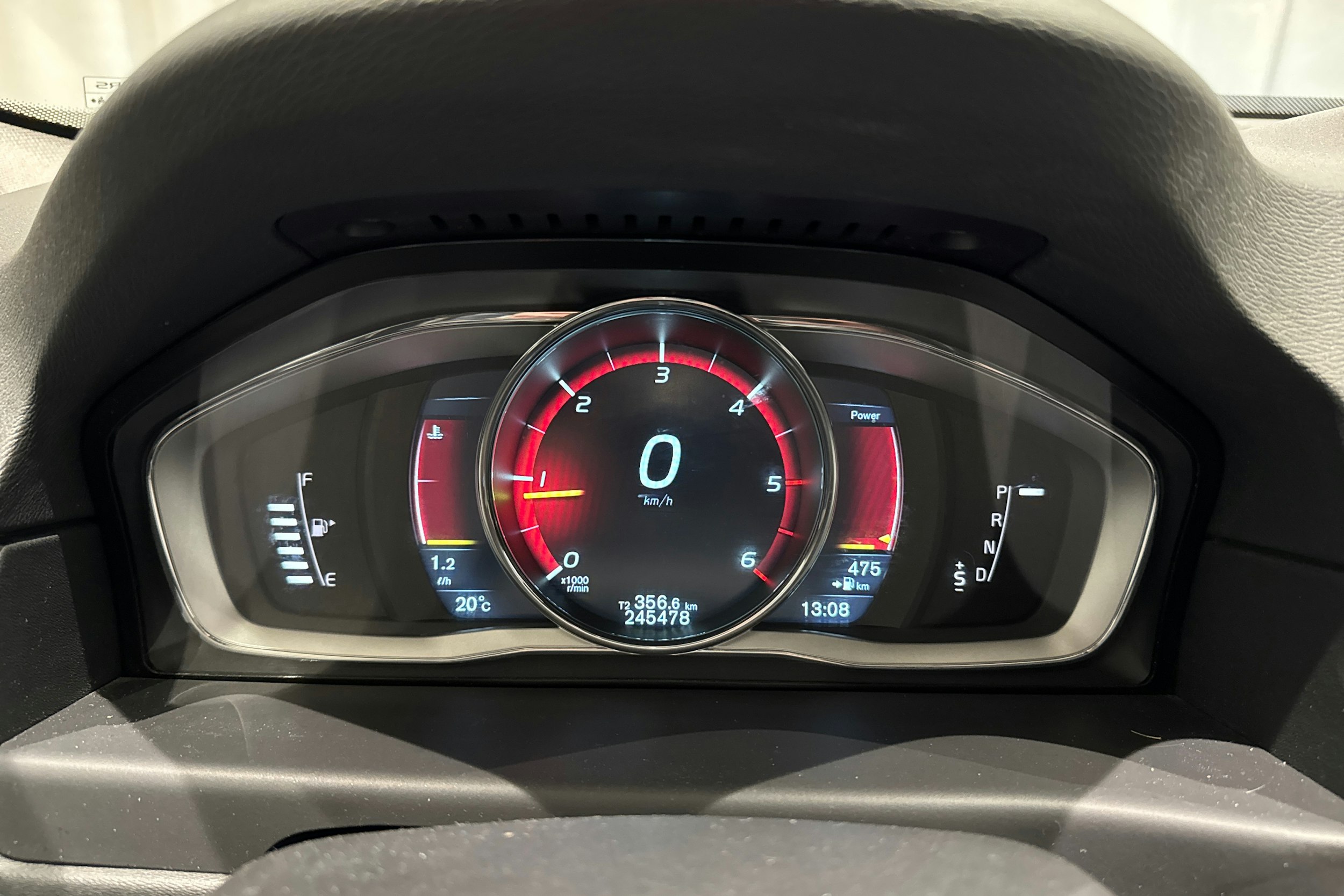 ruskea (beige) Volvo V70 2015 kuva 17.