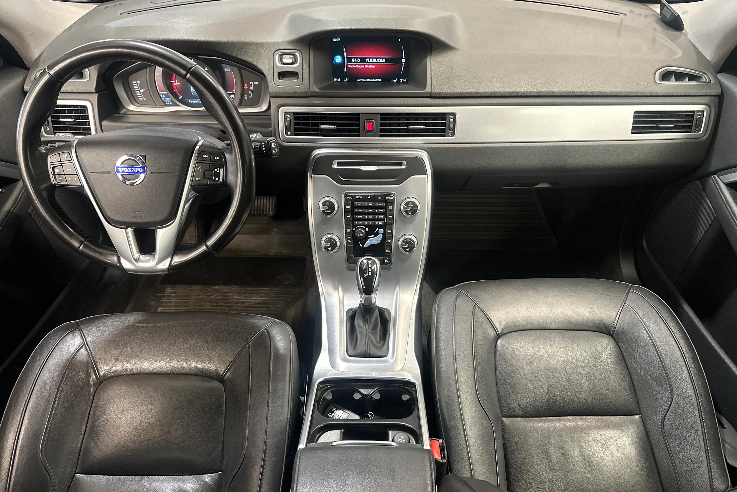 Sininen Volvo V70 2016 kuva 7.