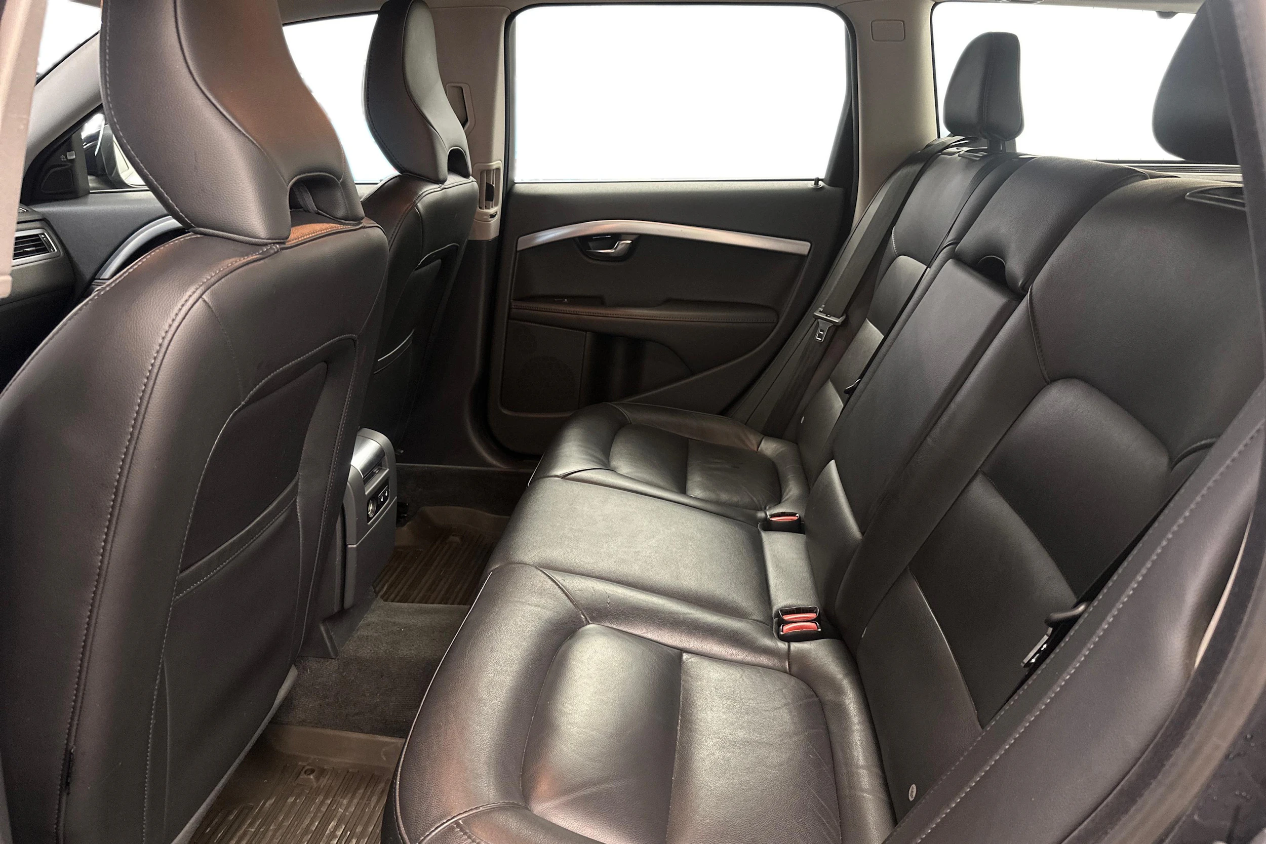 Sininen Volvo V70 2016 kuva 8.