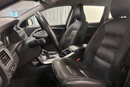 Sininen Volvo V70 2016 kuva 11.