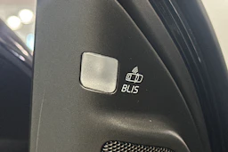 Sininen Volvo V70 2016 kuva 18.