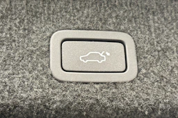 Sininen Volvo V70 2016 kuva 20.