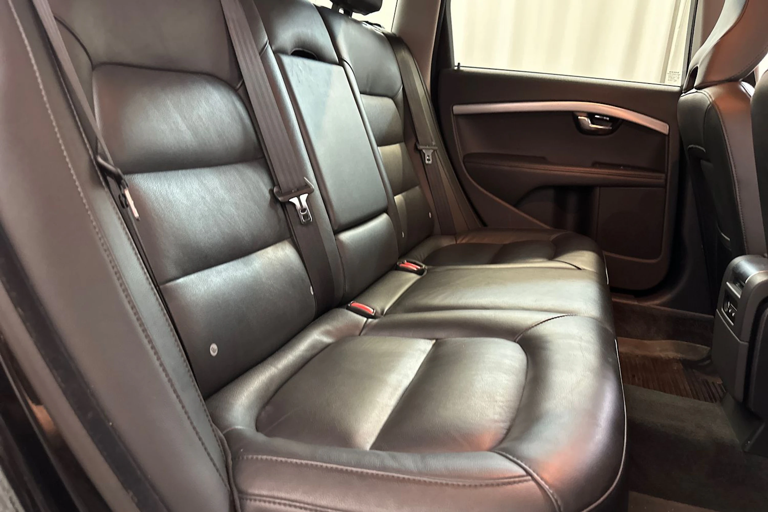 musta Volvo V70 2015 kuva 10.