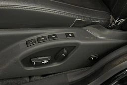 musta Volvo V70 2015 kuva 16.