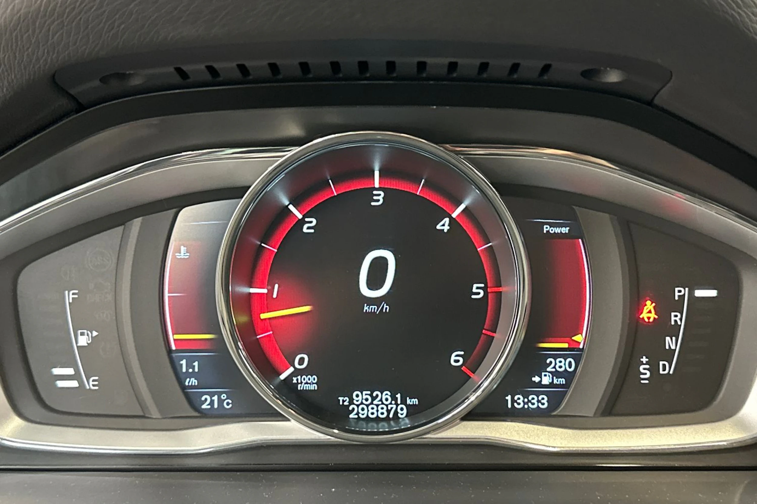musta Volvo V70 2015 kuva 20.