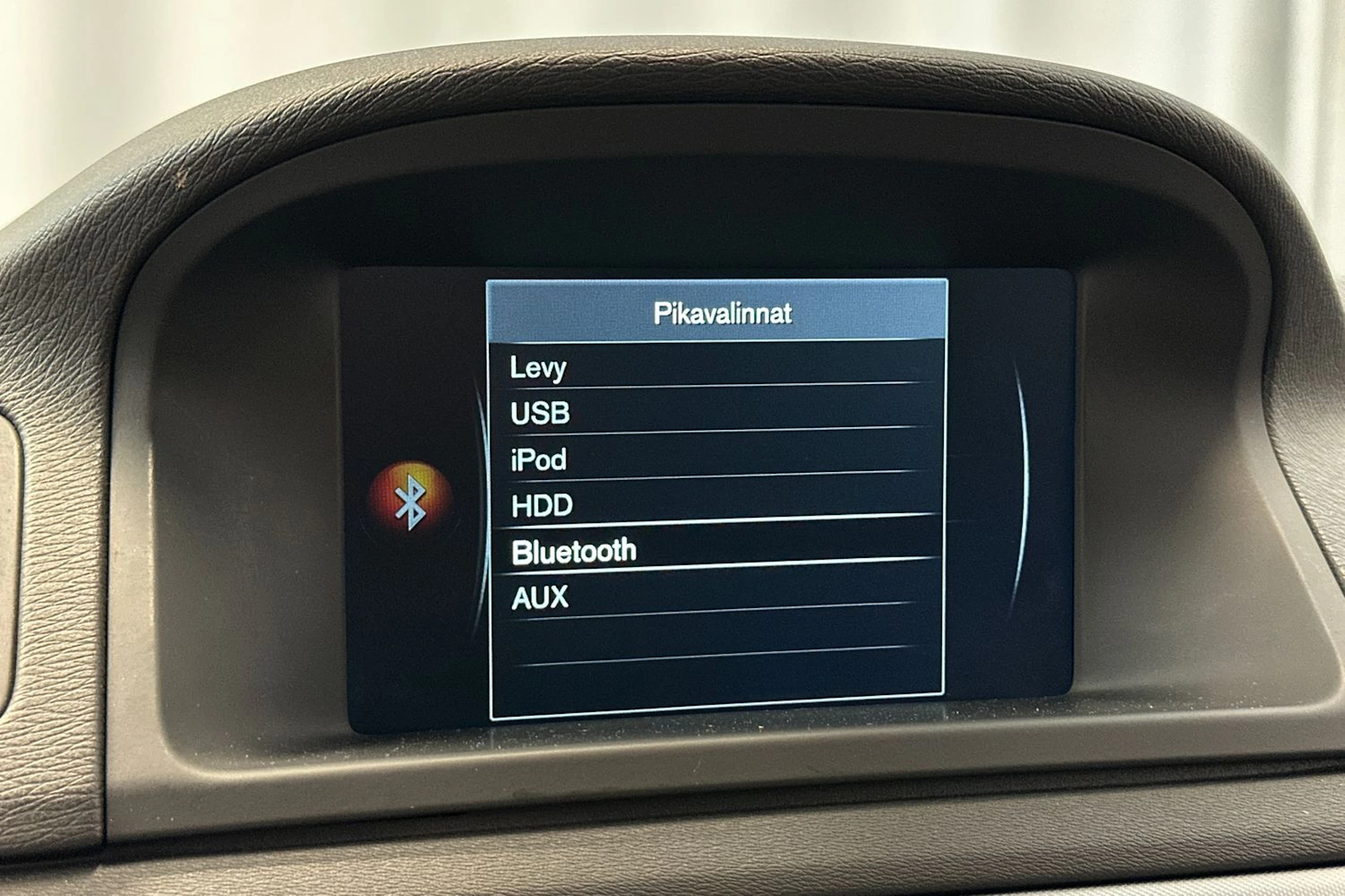 musta Volvo V70 2015 kuva 23.