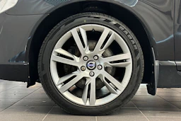 musta Volvo V70 2015 kuva 25.
