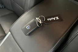 musta Volvo V70 2015 kuva 27.