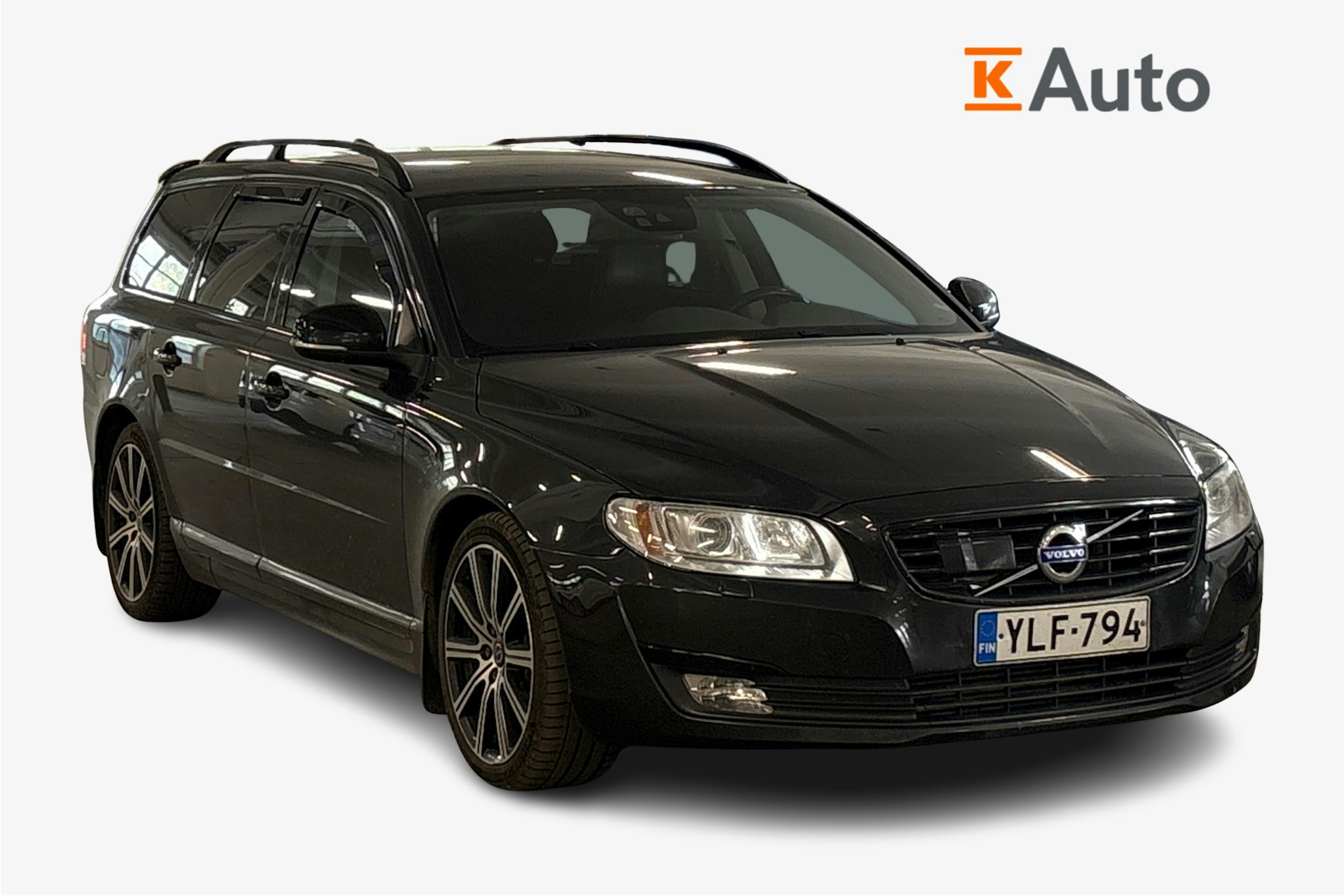 harmaa Volvo V70 2015 kuva 1.