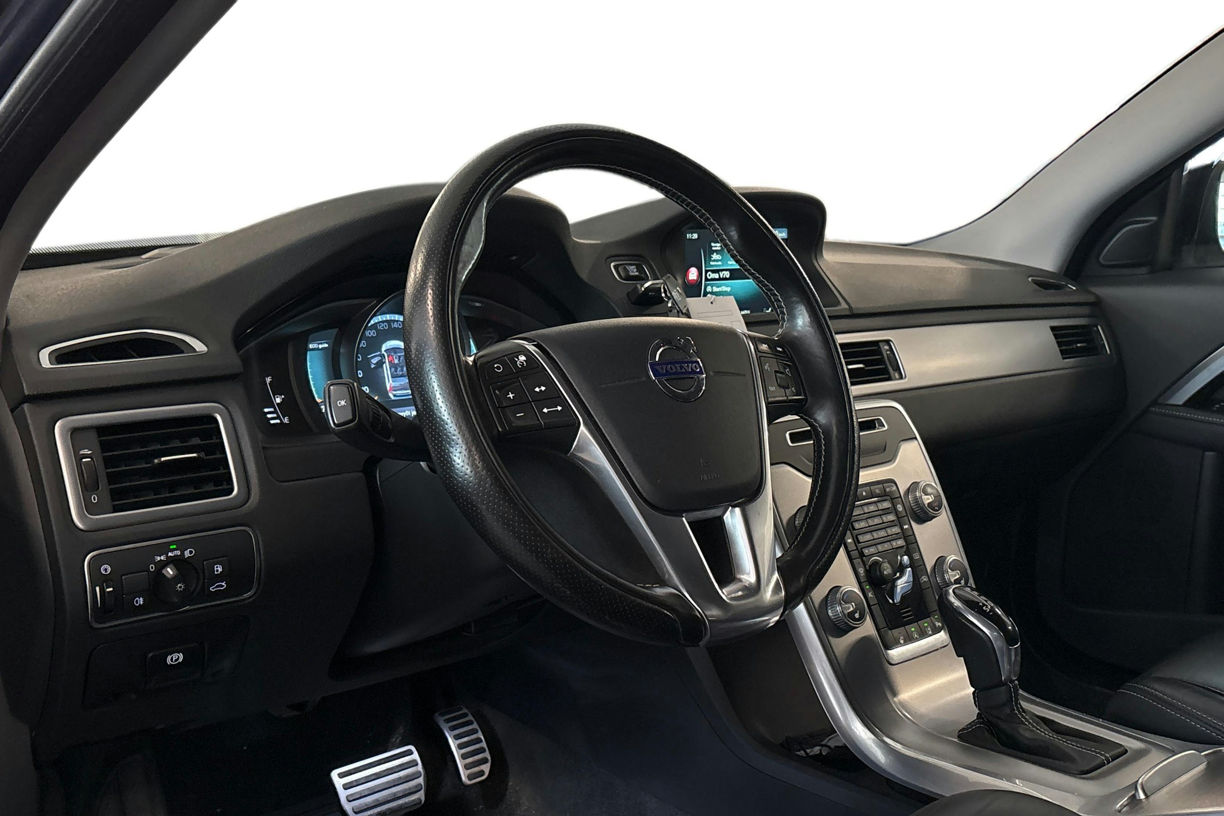 harmaa Volvo V70 2015 kuva 3.
