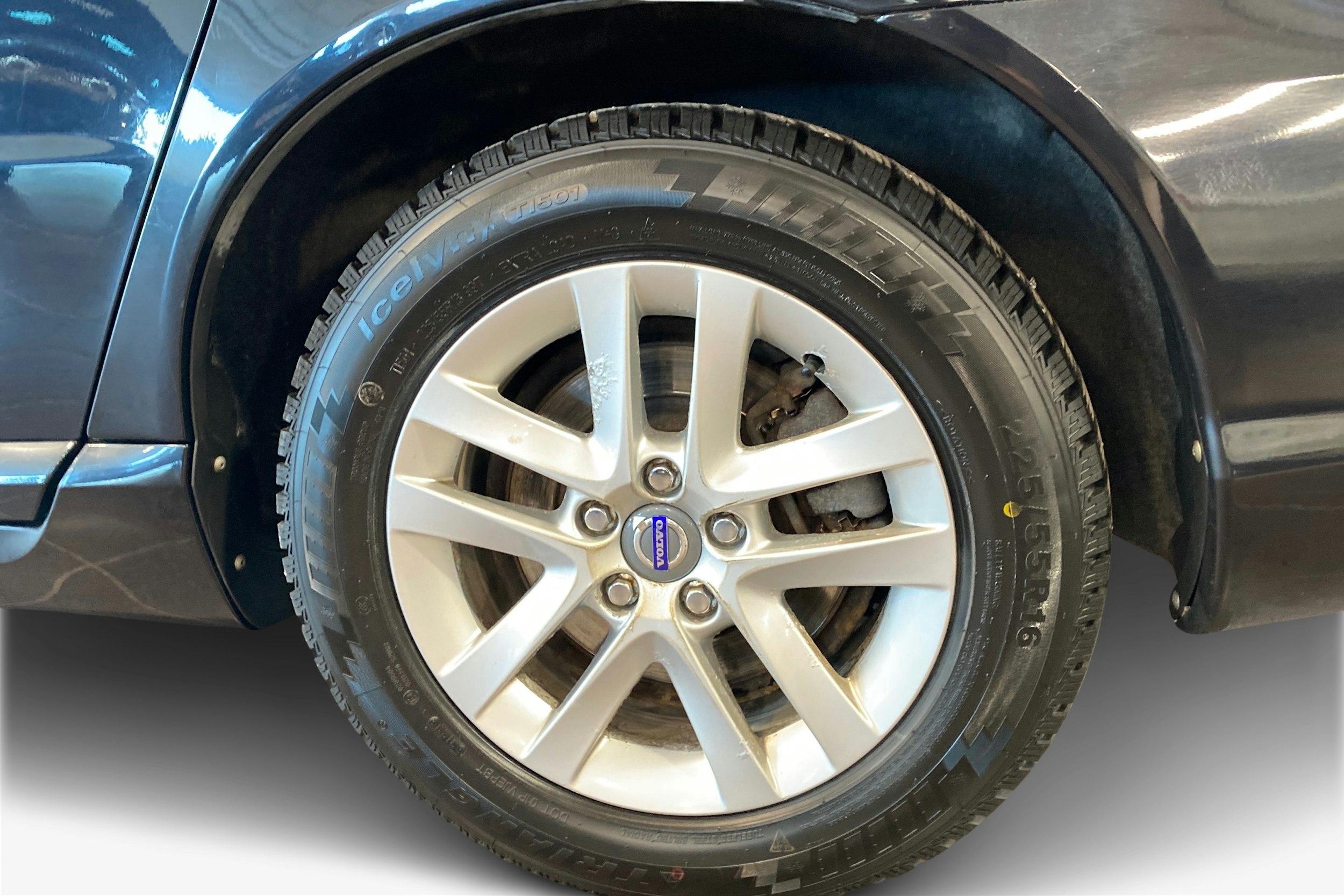 Musta Volvo V70 2015 kuva 11.