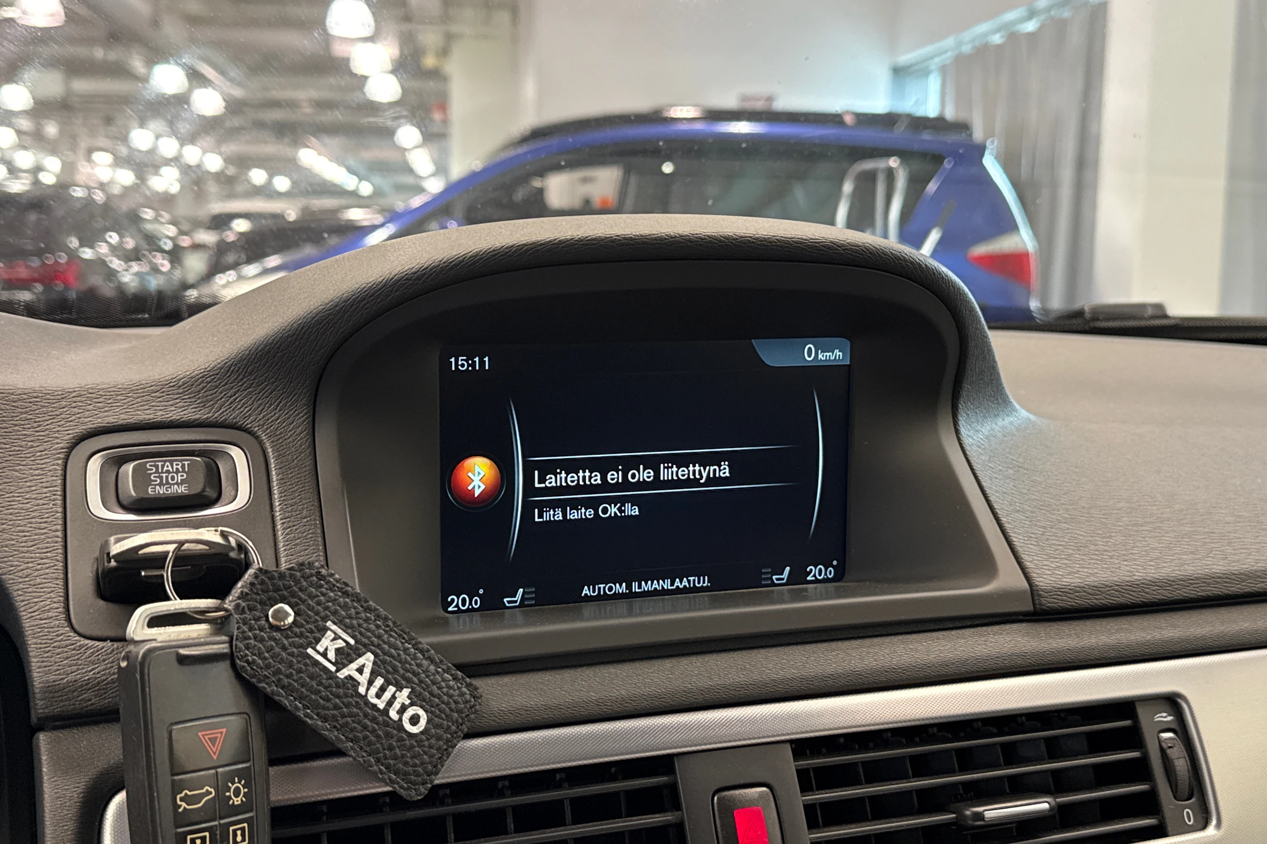 Musta Volvo V70 2015 kuva 28.