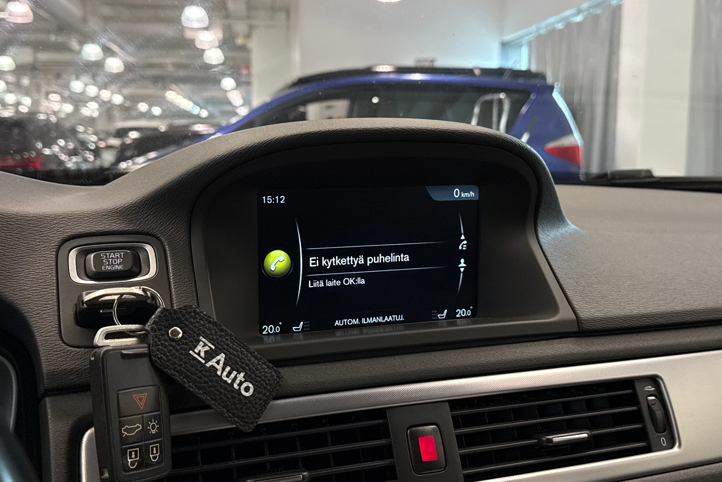 Musta Volvo V70 2015 kuva 29.