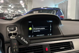 Musta Volvo V70 2015 kuva 29.
