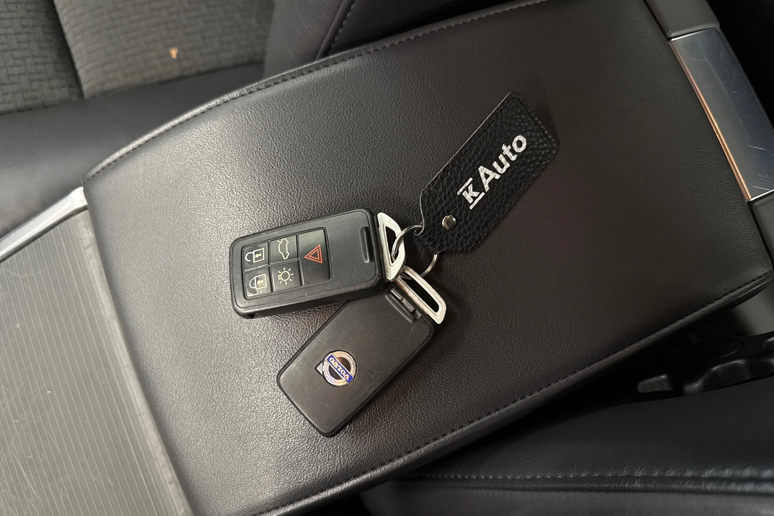 Musta Volvo V70 2015 kuva 31.
