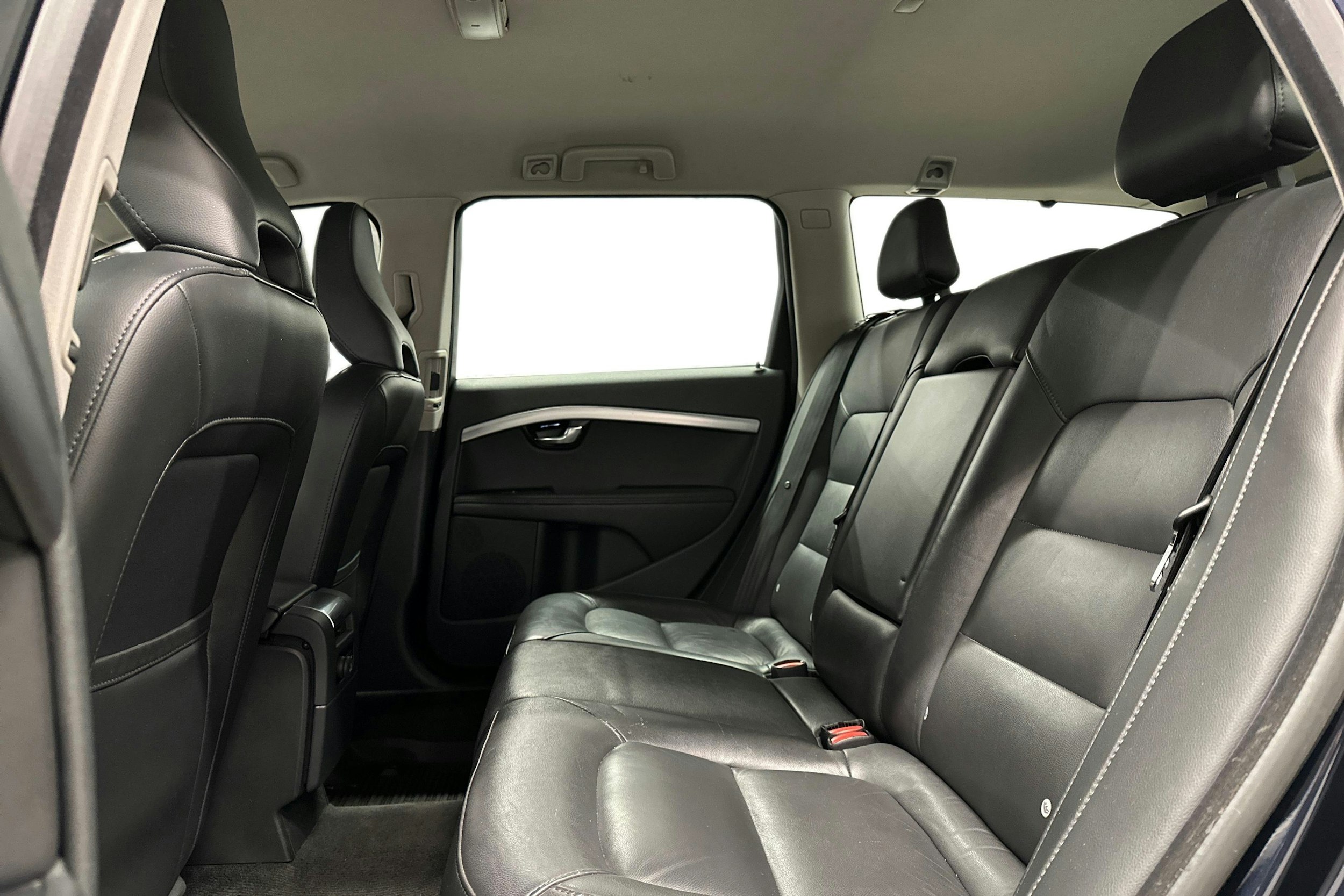 sininen Volvo V70 2016 kuva 10.