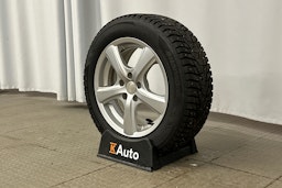 sininen Volvo V70 2016 kuva 13.