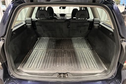 sininen Volvo V70 2016 kuva 14.