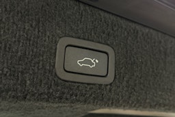 sininen Volvo V70 2016 kuva 15.