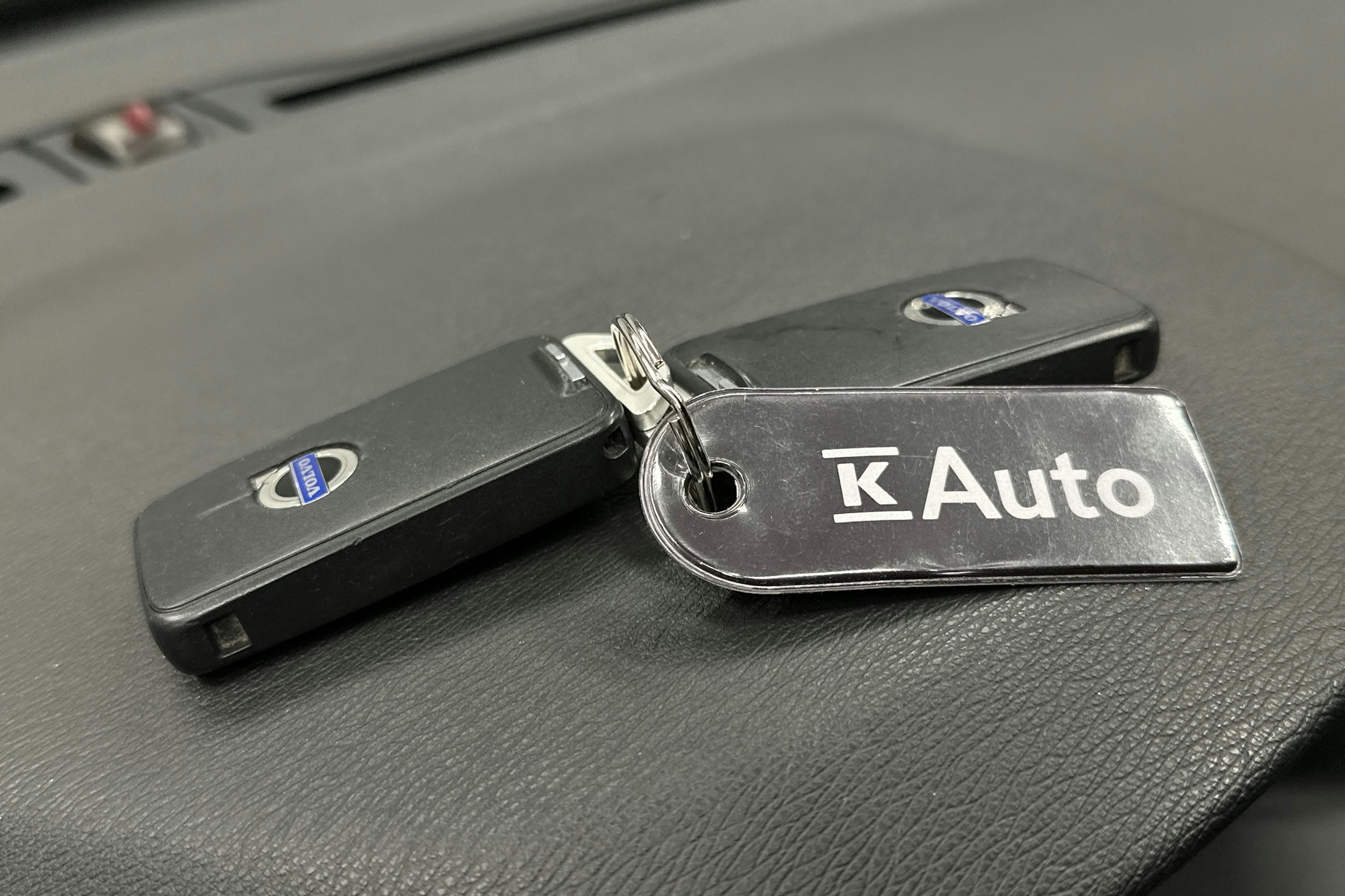 sininen Volvo V70 2016 kuva 28.