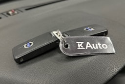 sininen Volvo V70 2016 kuva 28.