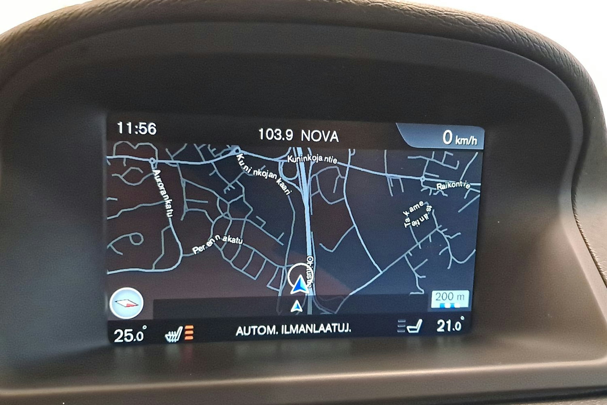 musta Volvo V70 2016 kuva 22.