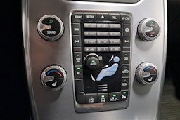 musta Volvo V70 2016 kuva 27.