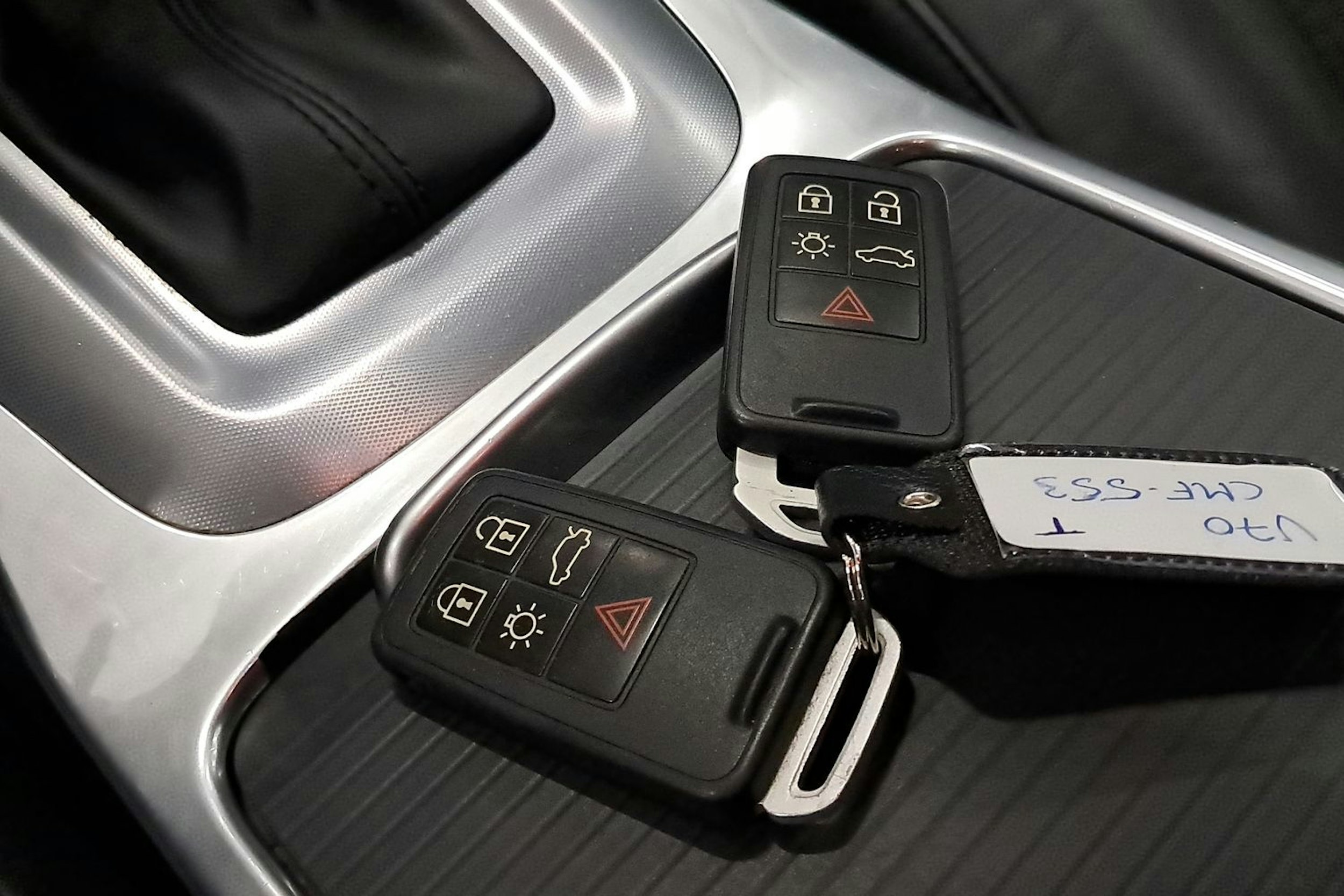 musta Volvo V70 2016 kuva 29.